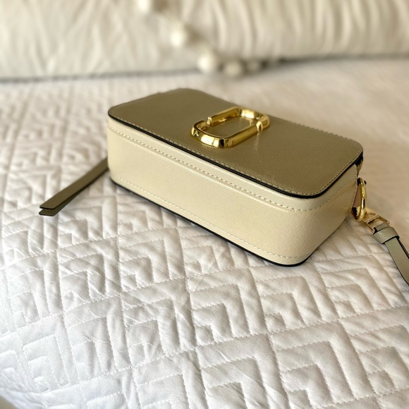 Marc Jacobs Snapshot Bag. Blush pink & grey with pink, black & silver strap - Picture 4 of 16